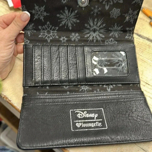 Loungefly Disney Frozen Elsa Iridescent Snowflake Trifold Wallet - Picture 3 of 6